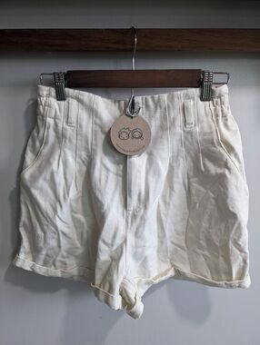 NEW AARON & AMBER paperbag short in Cream Women's Size Large Capsule Wardrobe